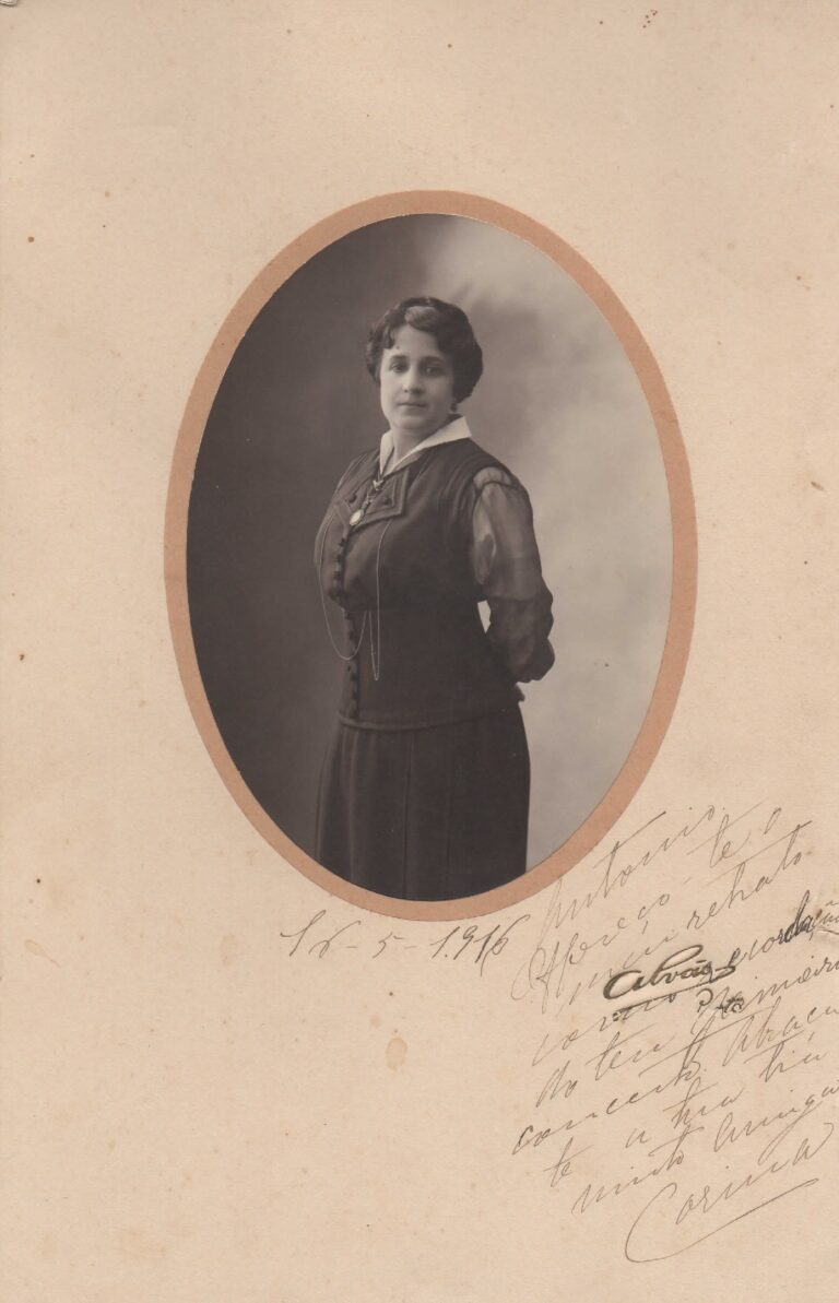 Tia Corina (António Fragoso)